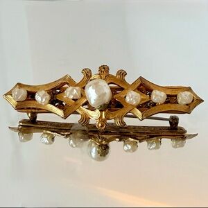Vintage Miriam Haskell Faux Pearl‎ Gold-Tone Baroque Style Brooch Pin